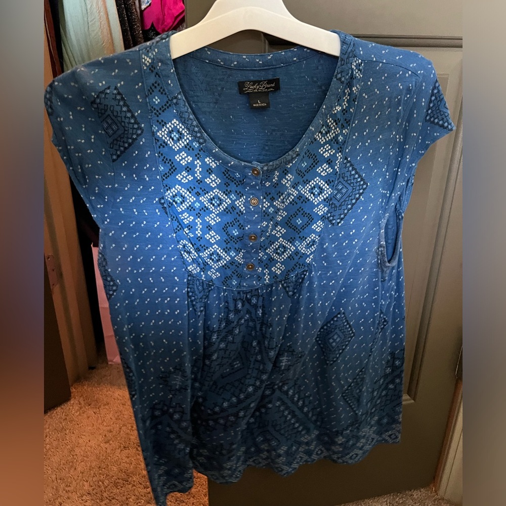 Lucky Brand top